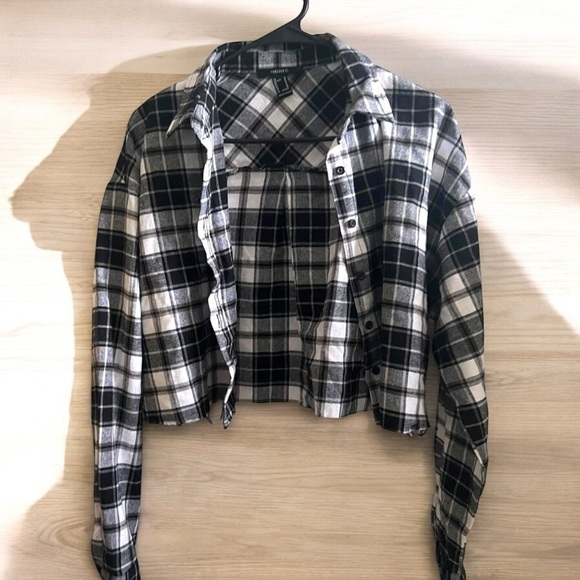 Forever 21 Tops - Forever 21 cropped flannel / size XS